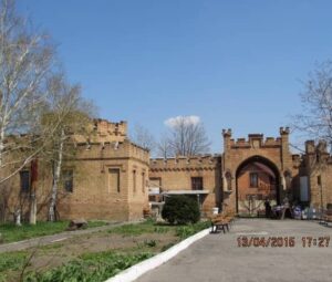 Старовинні маєтки України: музеї, парки, флігелі