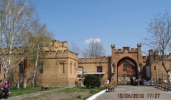 Старовинні маєтки України: музеї, парки, флігелі