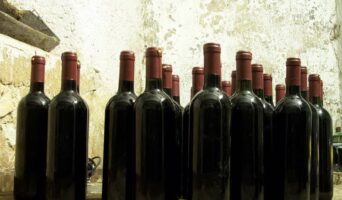 Як зберігати вино в домашніх умовах