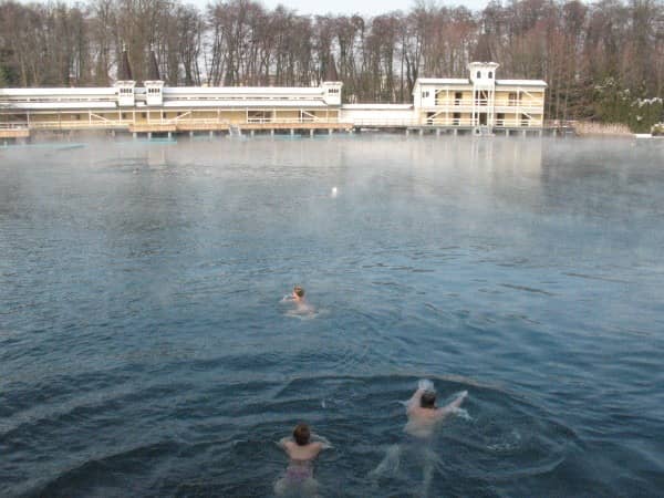 Відпочинок на озері Хевіз взимку: визначні місця Угорщини